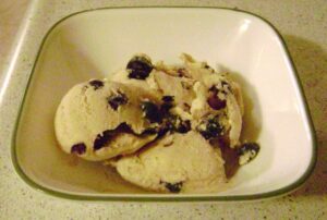 blueberry cinnamon swirl ice cream