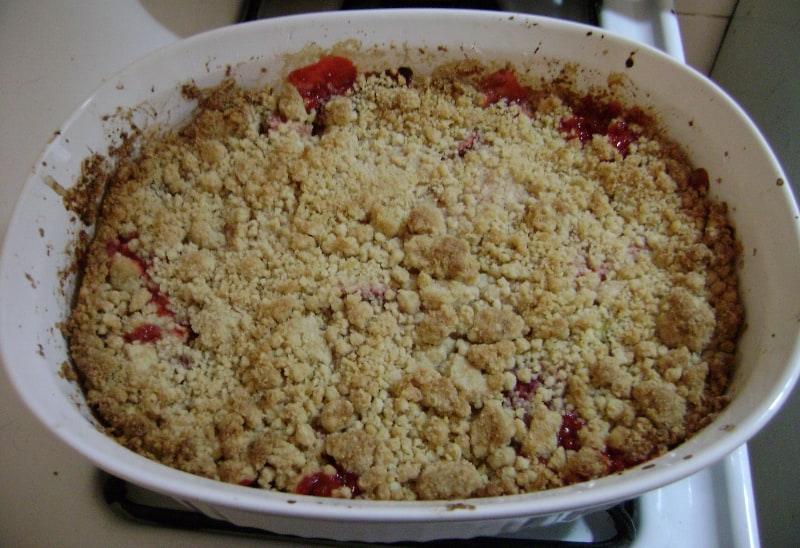 Strawberry-Rhubarb Crumble (this version with half the strawberries, all the crumble