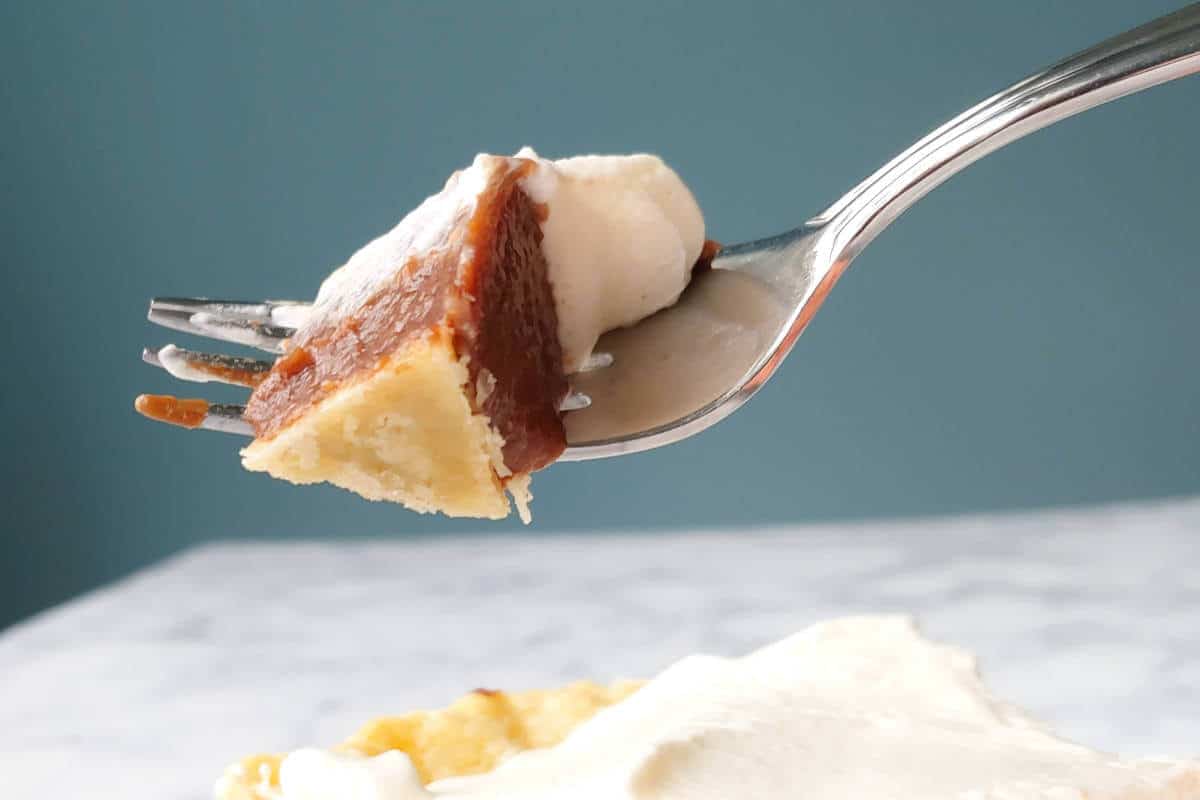 Aldean's Chocolate Pie - Easy As Cookies